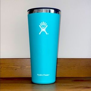 32 oz used discontinued Hydro Flask in Turquoise.
